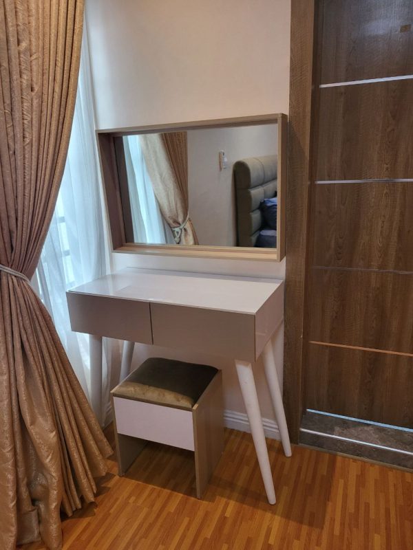 Dresser Mirror with Stool for Bedroom