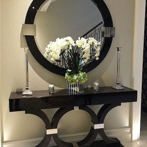 Living room: console mirror Size 4ft