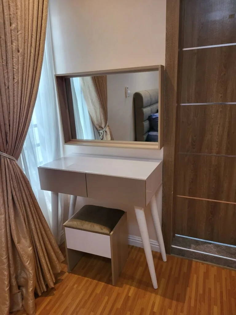 Dresser with Mirror and Puff